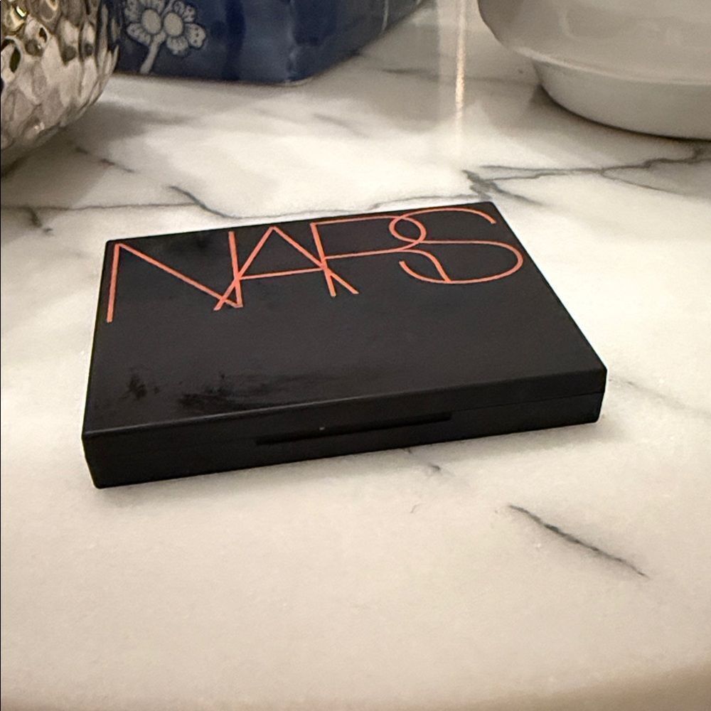 NARS
Laguna Bronzing Powder - Picture 3 of 5